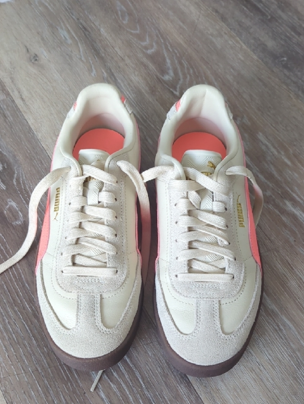 New Puma Cream Sneakers with Coral Accent - Picture 2 of 9